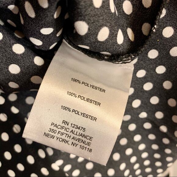 Jones New York Sleeveless Blouse Women Small V-neck Black Polka Dot Silky Tunic - Picture 8 of 10